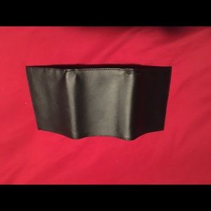 Leather tri-fold wallet
